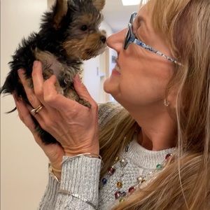 Meet your Posher, Mona